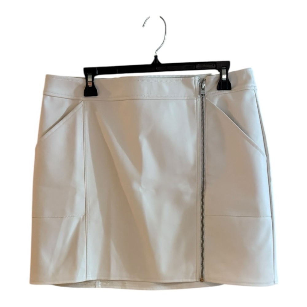 Express NWT White Mini Pencil Skirt for Casual Wear